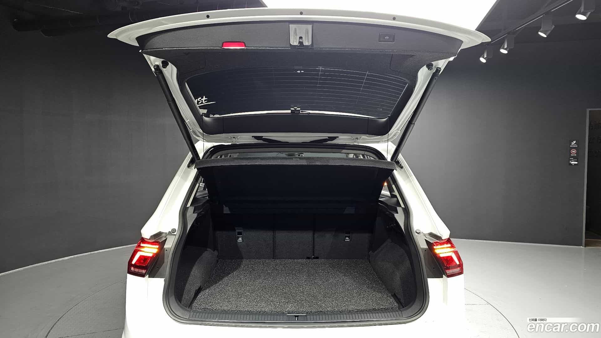 Tiguan Volkswagen 2022.9-OPTION-024