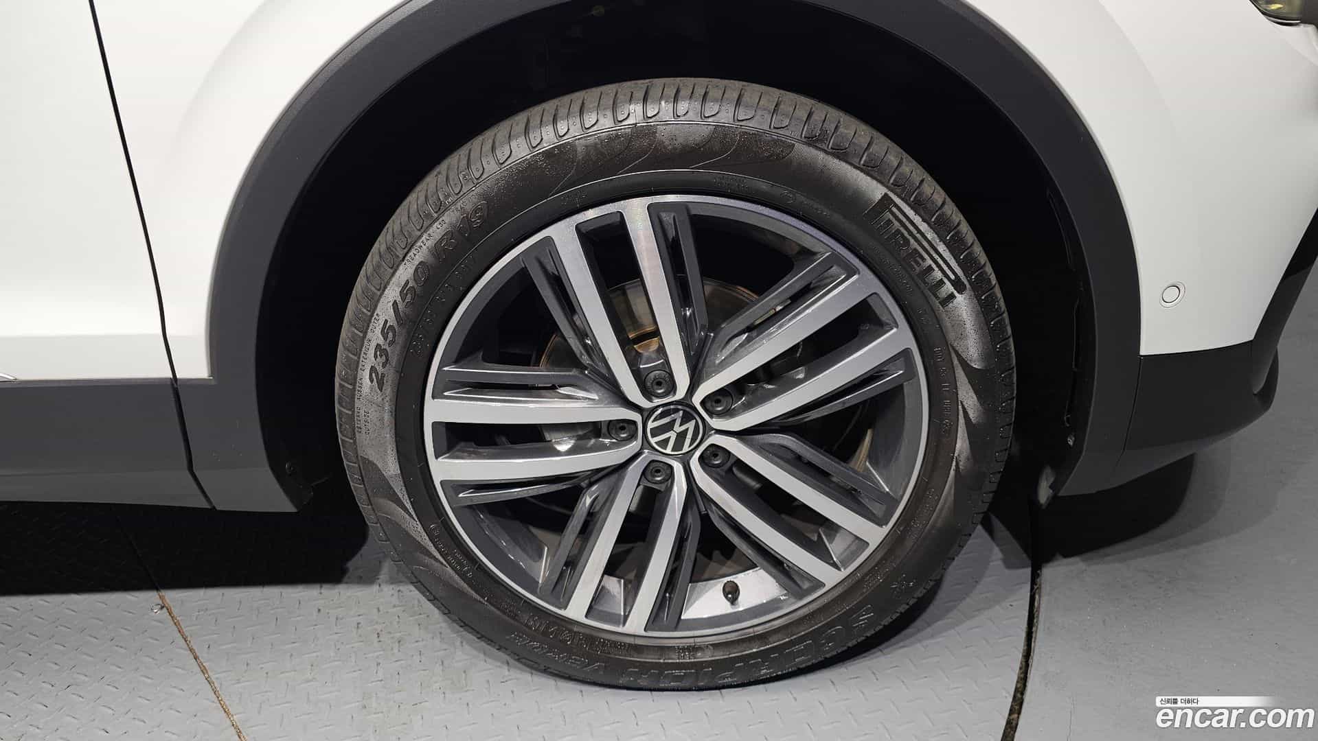 Tiguan Volkswagen 2022.9-OUTER-031