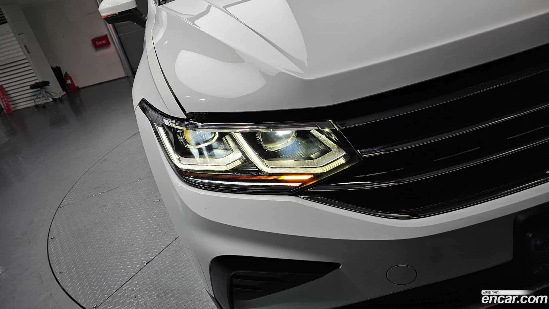 Tiguan Volkswagen 2022.9-OUTER-032