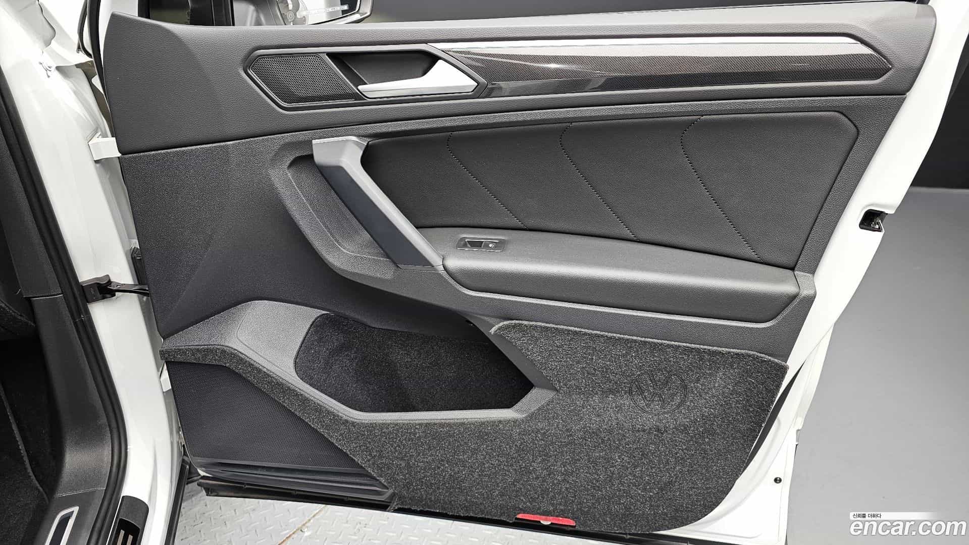 Tiguan Volkswagen 2022.9-INNER-034