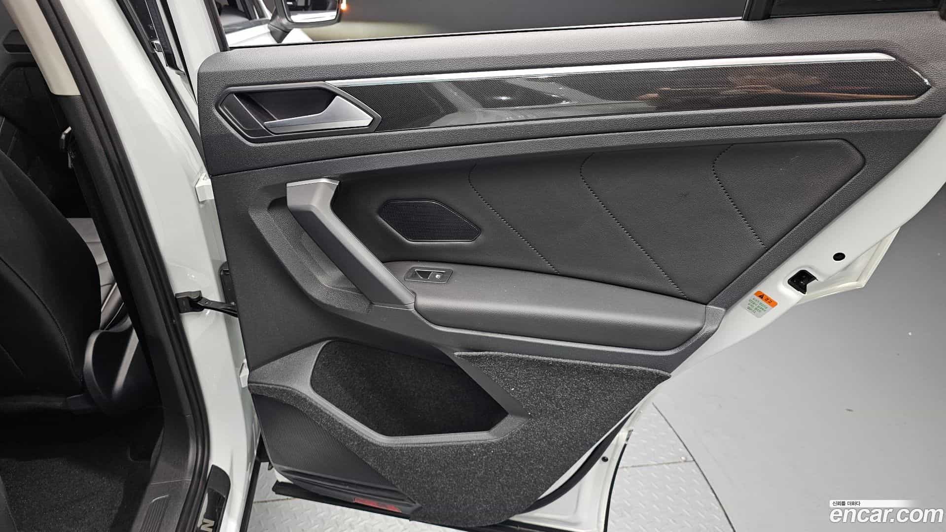 Tiguan Volkswagen 2022.9-INNER-035