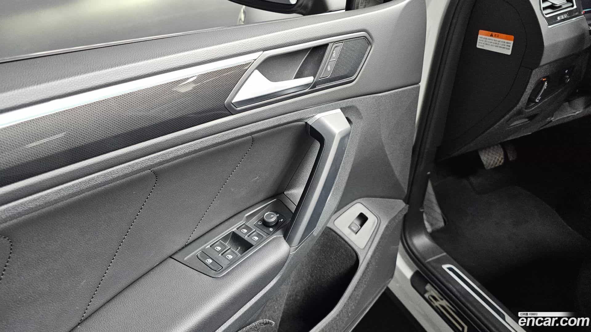 Tiguan Volkswagen 2022.9-OPTION-041