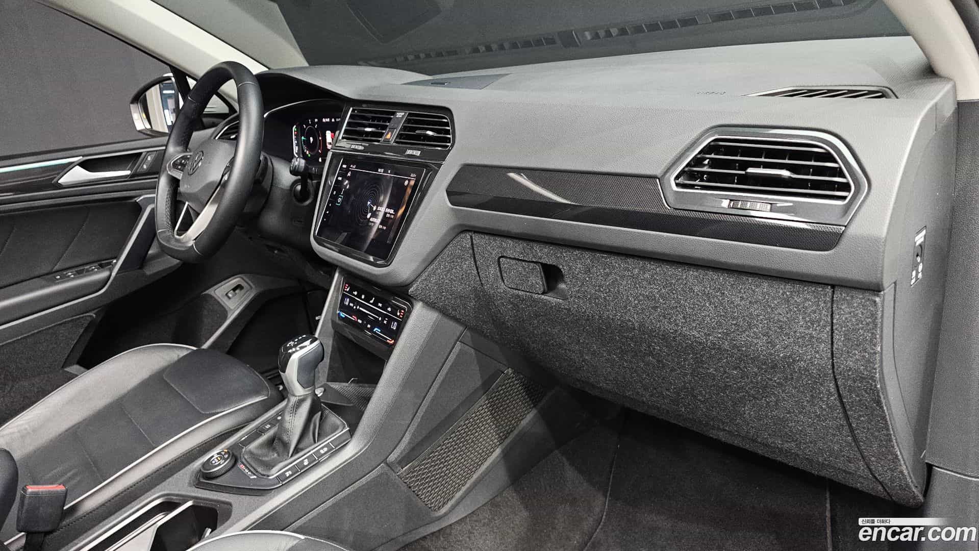 Tiguan Volkswagen 2022.9-OPTION-042