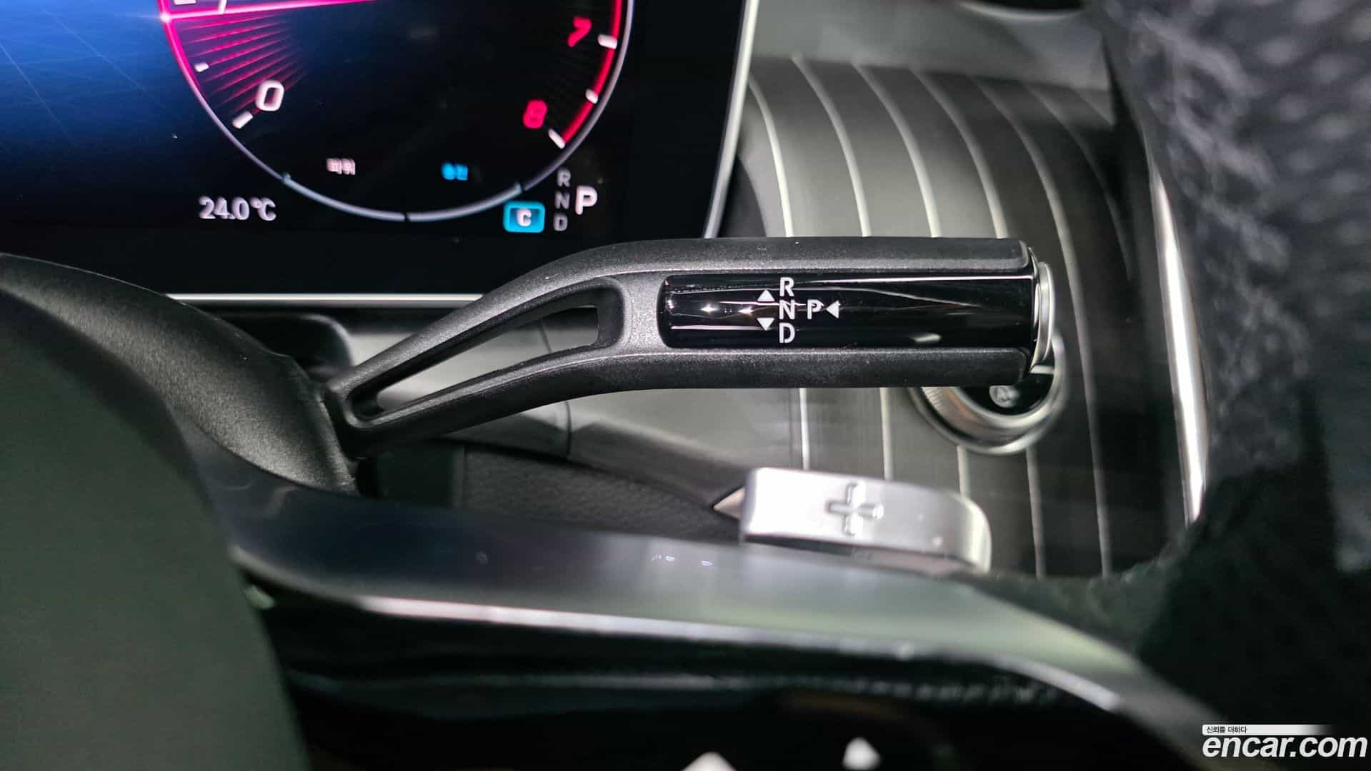 GLC-Class Mercedes-Benz 2025.4-INNER-009