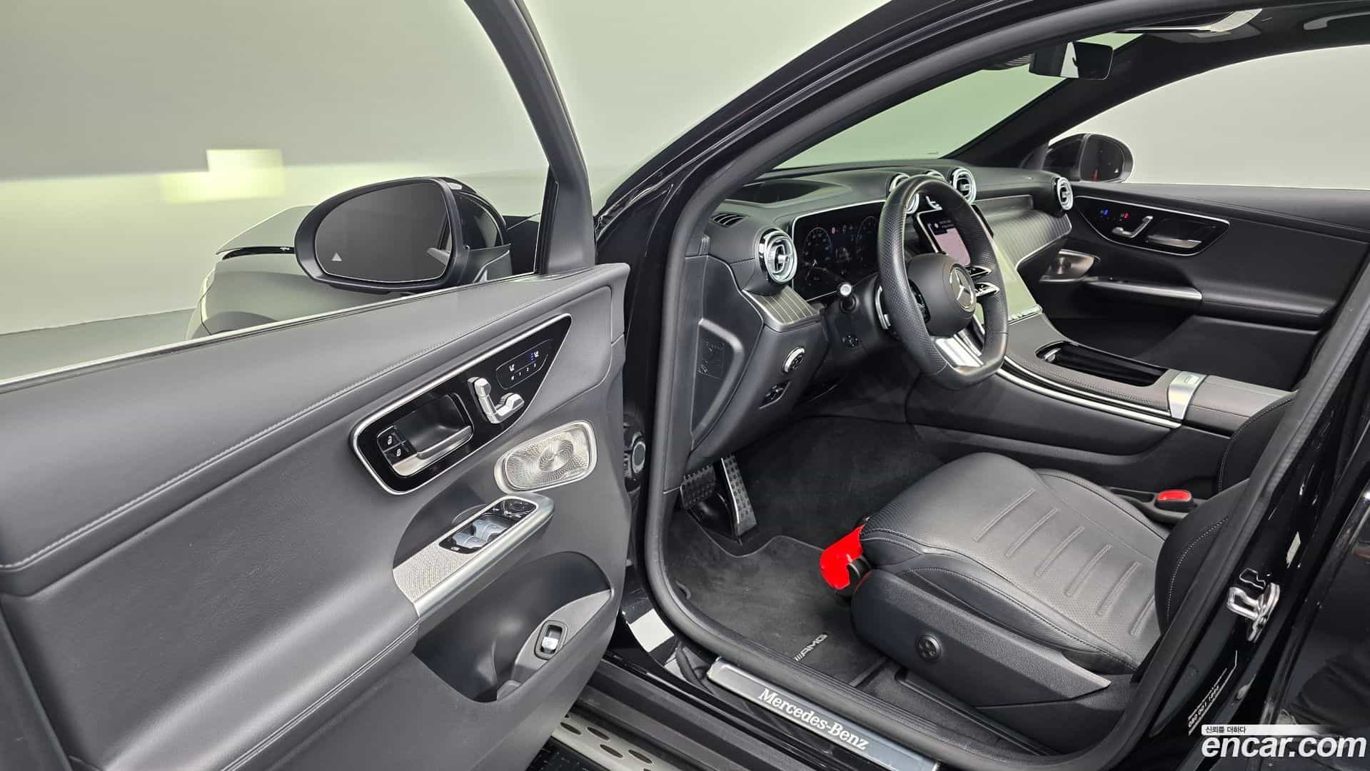 GLC-Class Mercedes-Benz 2025.4-INNER-010
