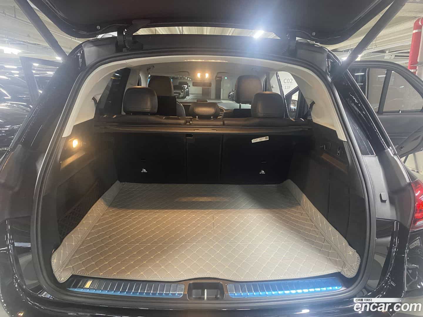 GLE-Class Mercedes-Benz 2019.9-OUTER-004