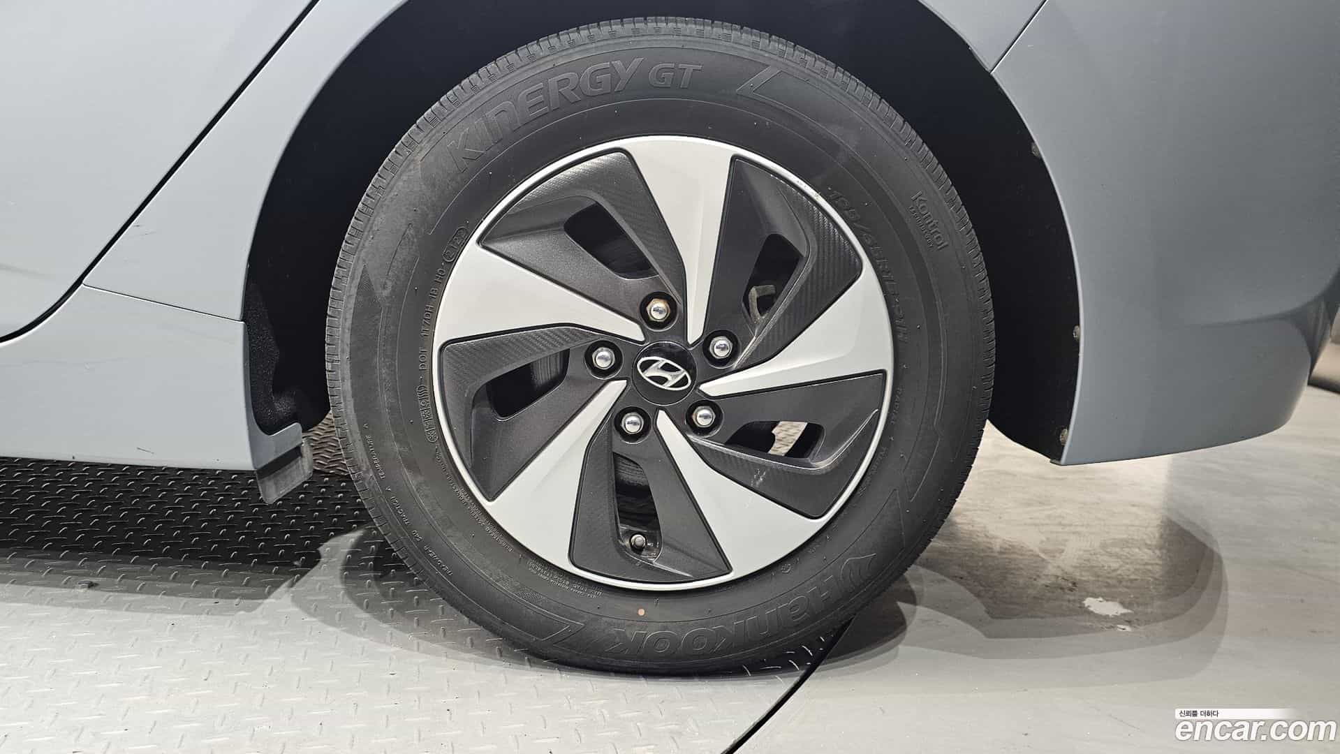 Ioniq Hyundai 2017.10-OUTER-031
