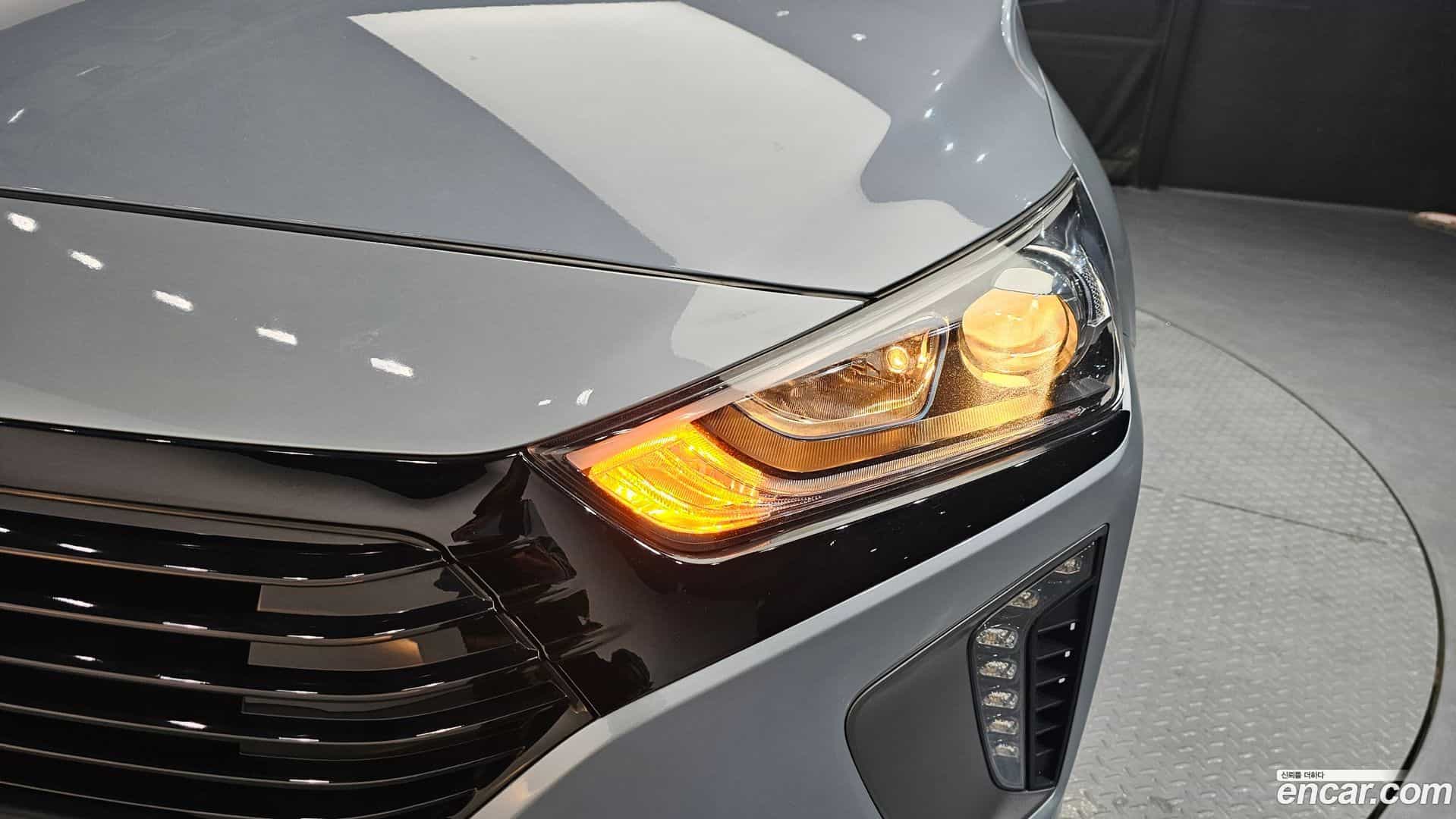Ioniq Hyundai 2017.10-OUTER-032