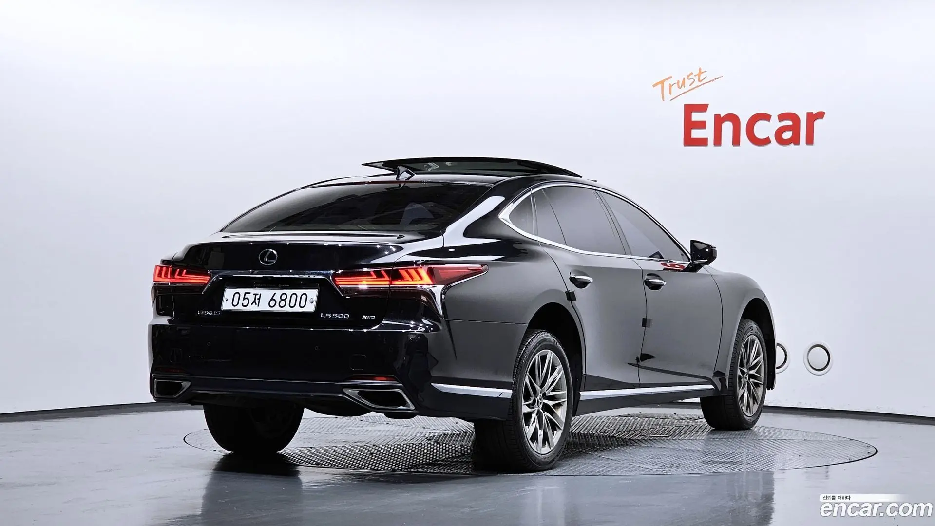Main__Slider__Photo:LS Lexus 2018.7-1