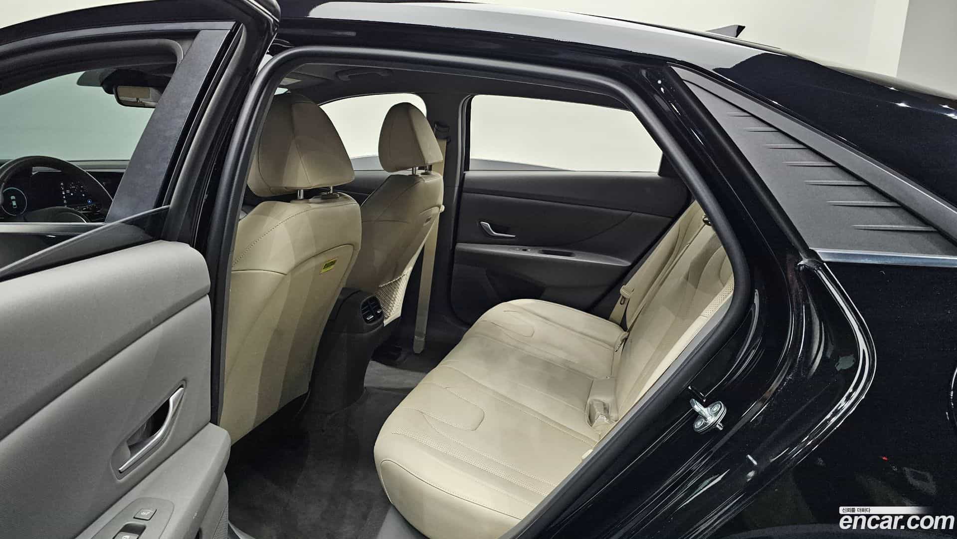 AVANTE Hyundai 2023.2-OPTION-016