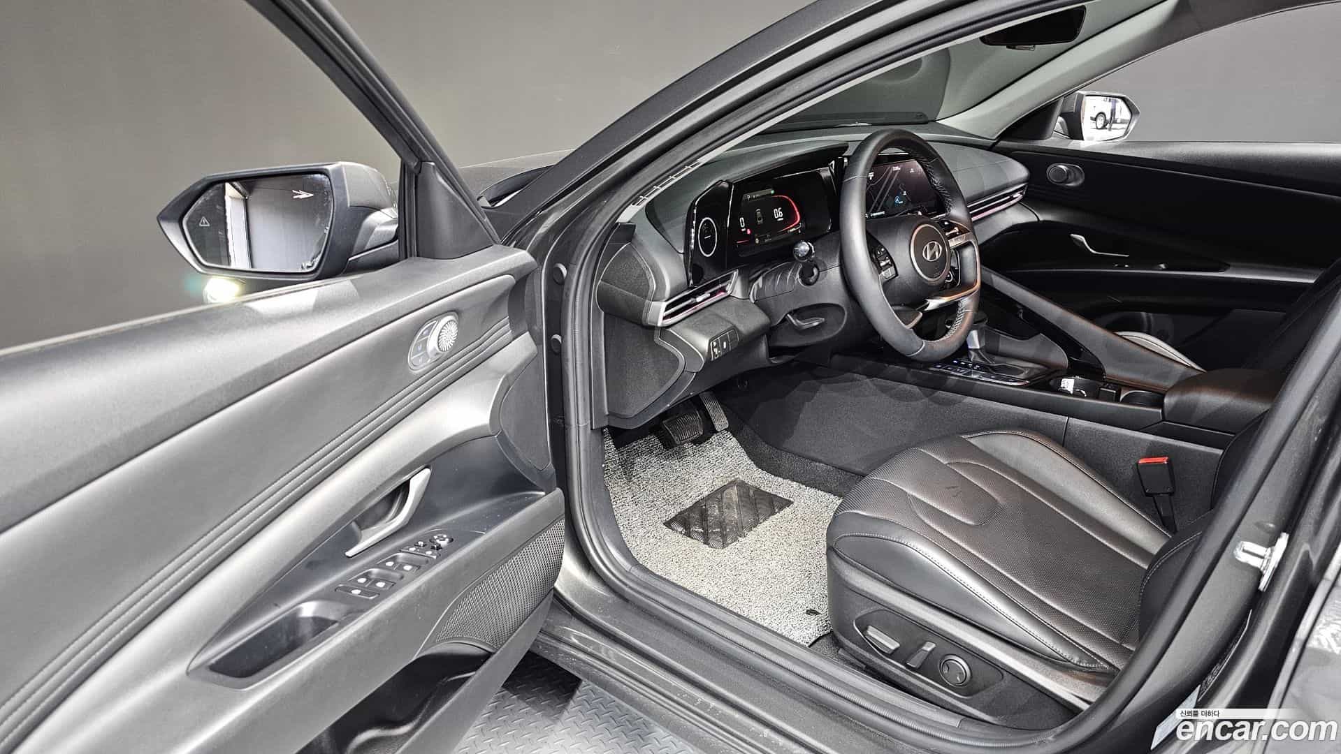 AVANTE Hyundai 2023.10-INNER-010