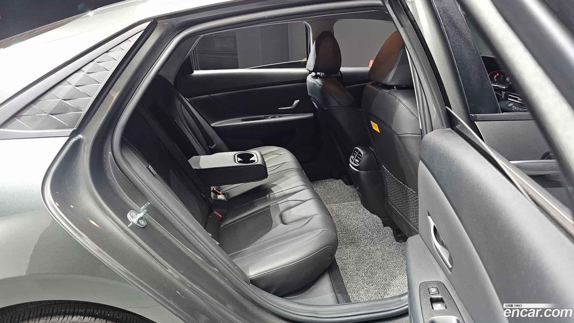 AVANTE Hyundai 2023.10-OPTION-015