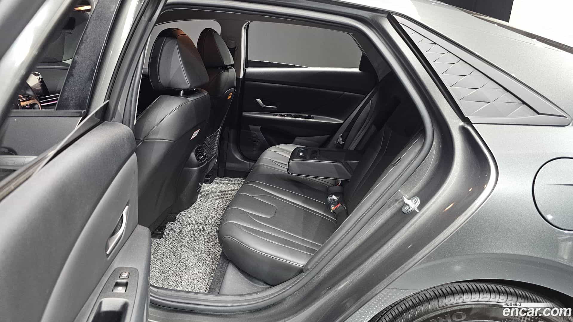 AVANTE Hyundai 2023.10-OPTION-016