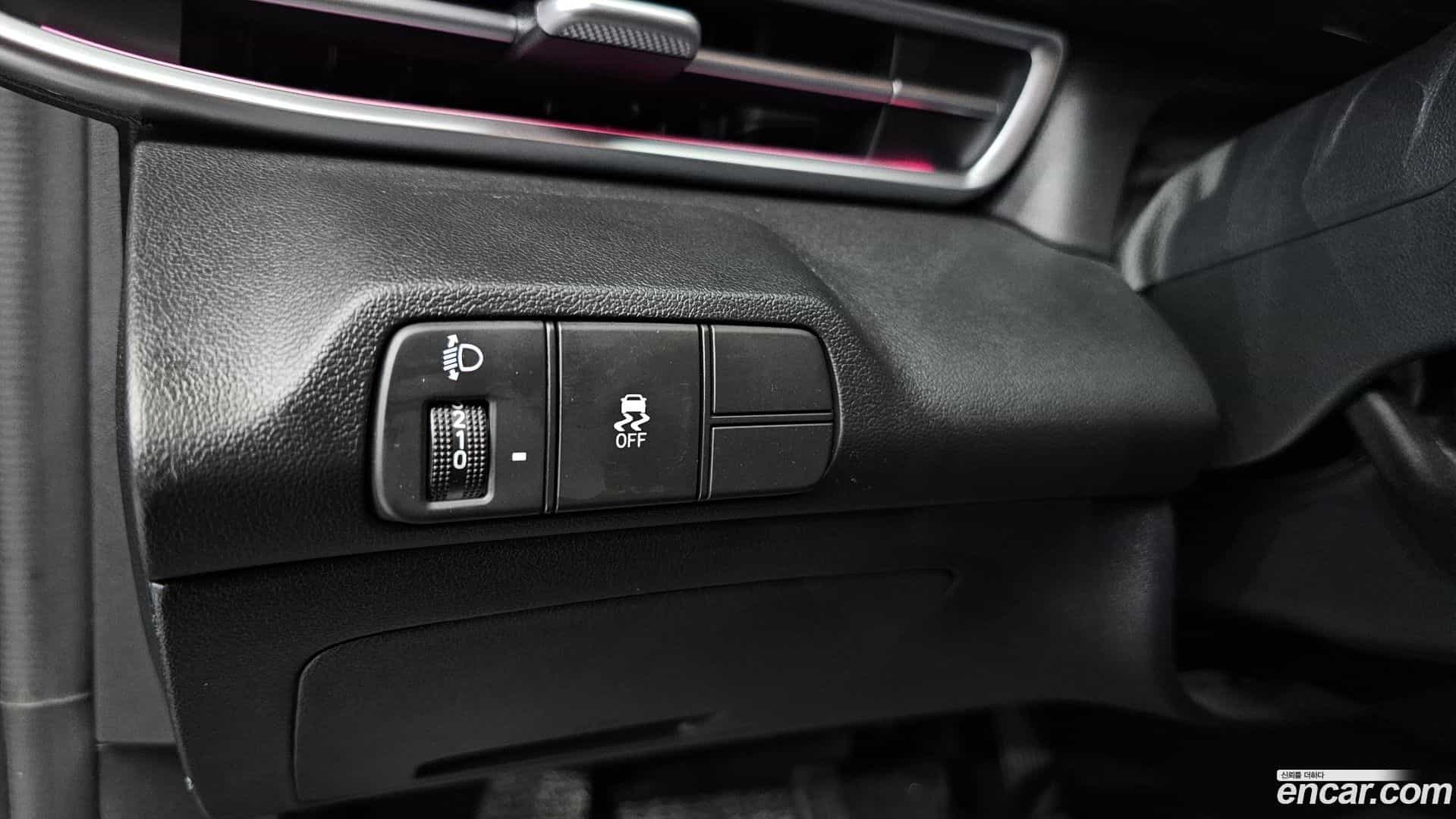 AVANTE Hyundai 2023.10-OPTION-018