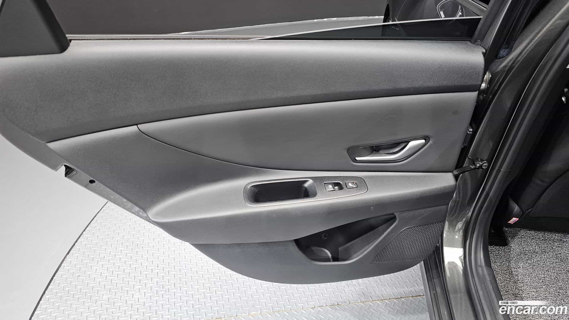 AVANTE Hyundai 2023.10-INNER-035