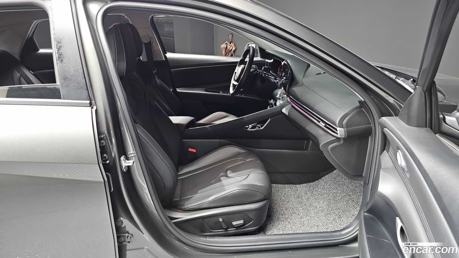 AVANTE Hyundai 2023.10-INNER-036
