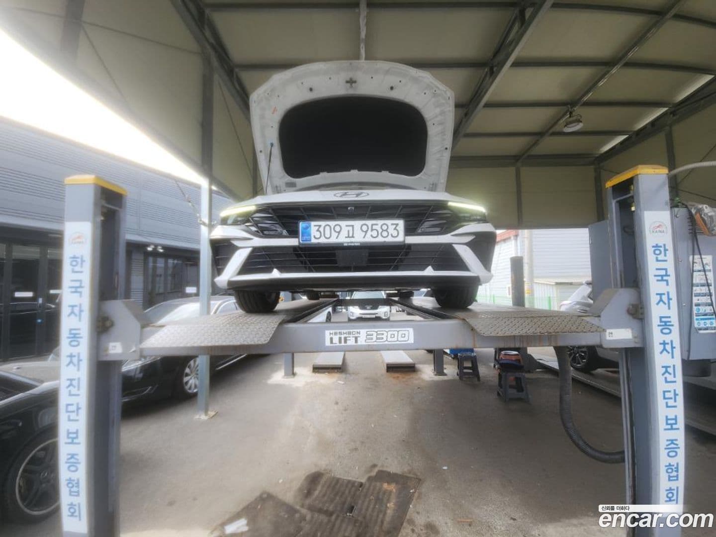Main__Slider__Photo:AVANTE Hyundai 2023.9-0