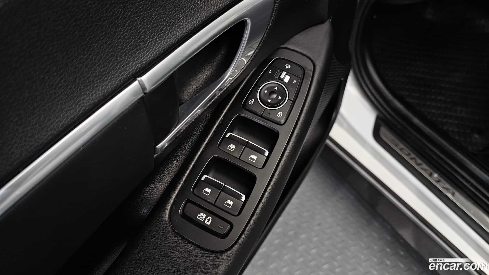 Sonata Hyundai 2019.5-OPTION-043