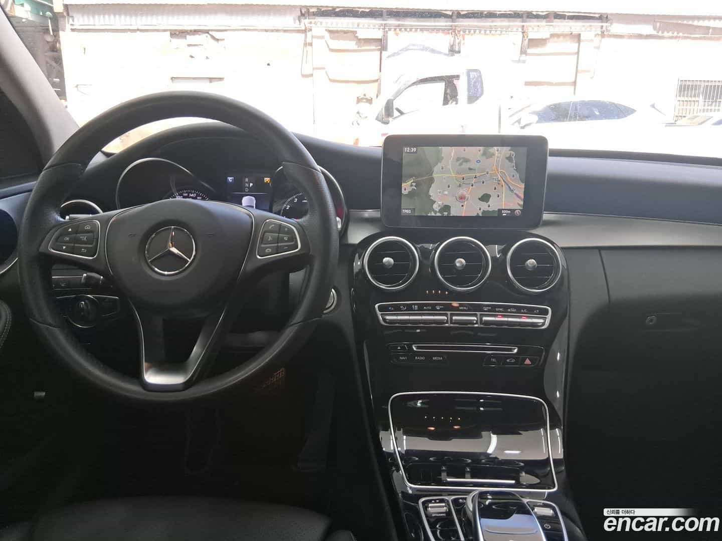 C-Class Mercedes-Benz 2018.0-INNER-007