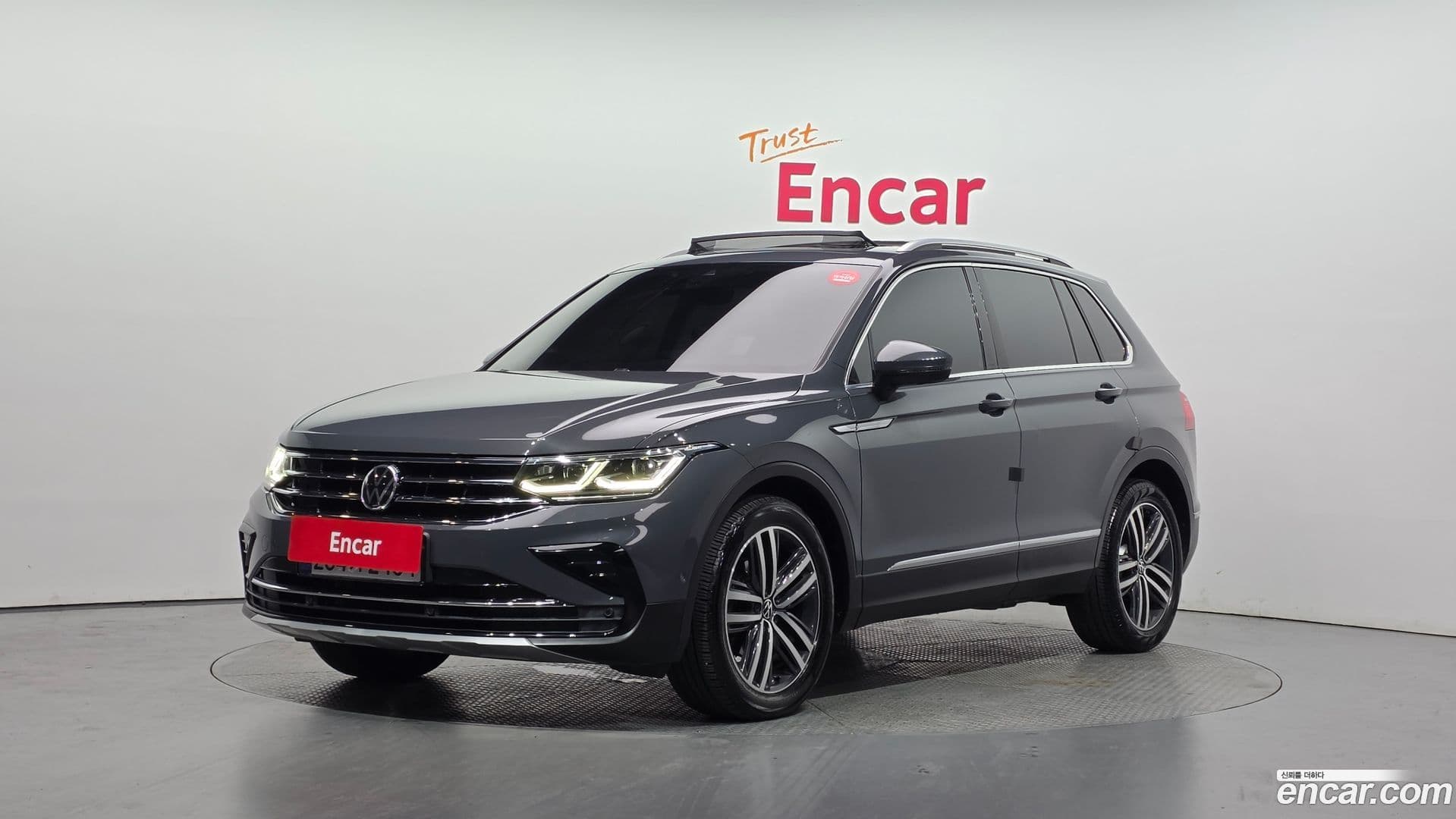 Main__Slider__Photo:Tiguan Volkswagen 2021.7-0