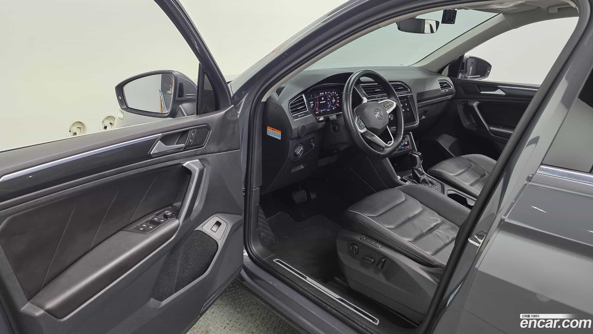 Tiguan Volkswagen 2021.7-INNER-010