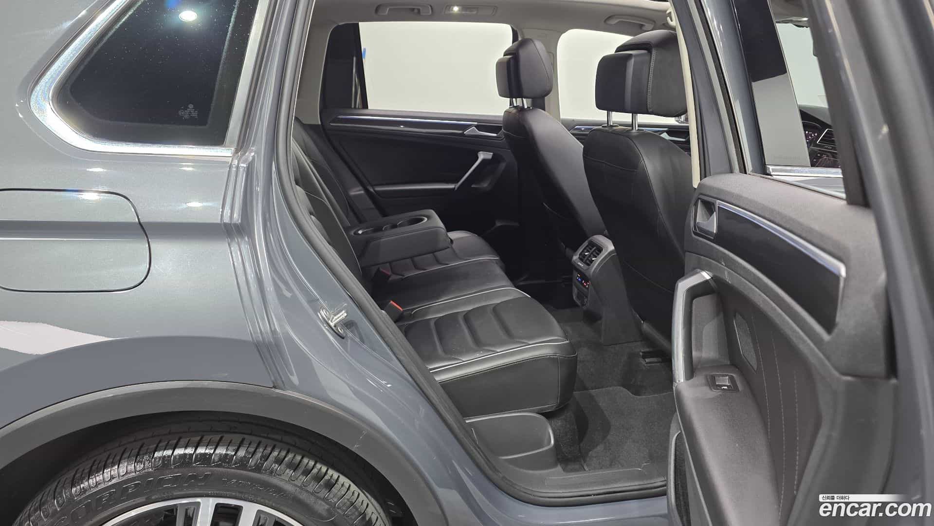 Tiguan Volkswagen 2021.7-OPTION-015