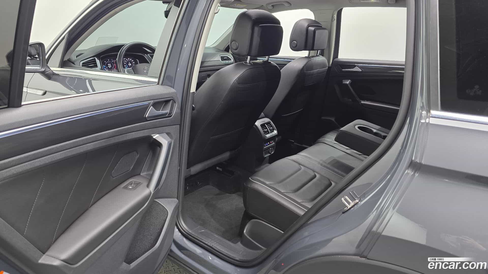 Tiguan Volkswagen 2021.7-OPTION-016