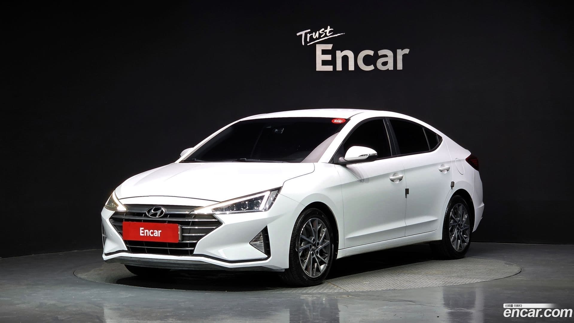 Main__Slider__Photo:AVANTE Hyundai 2019.9-0