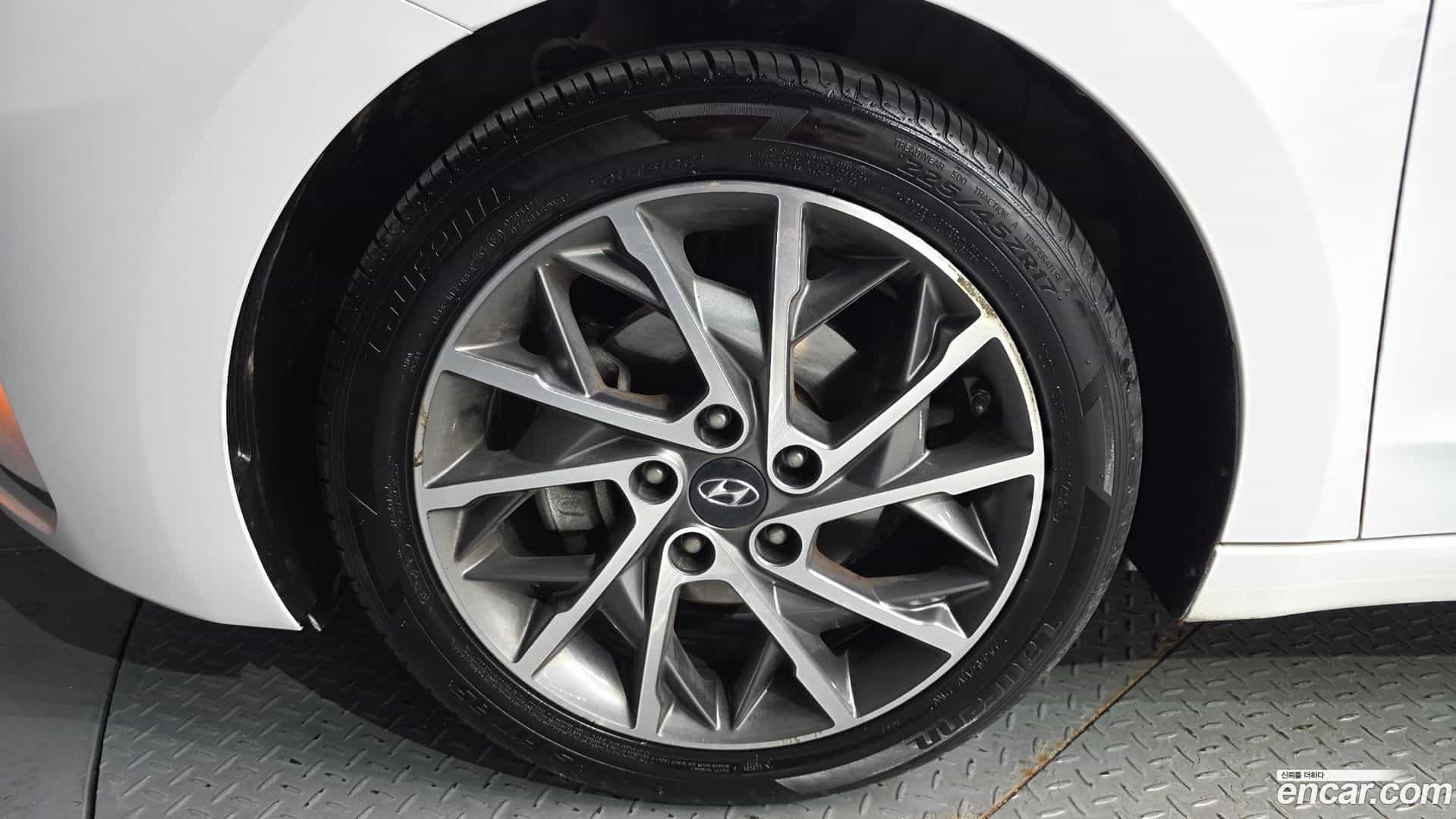 AVANTE Hyundai 2019.9-OUTER-005