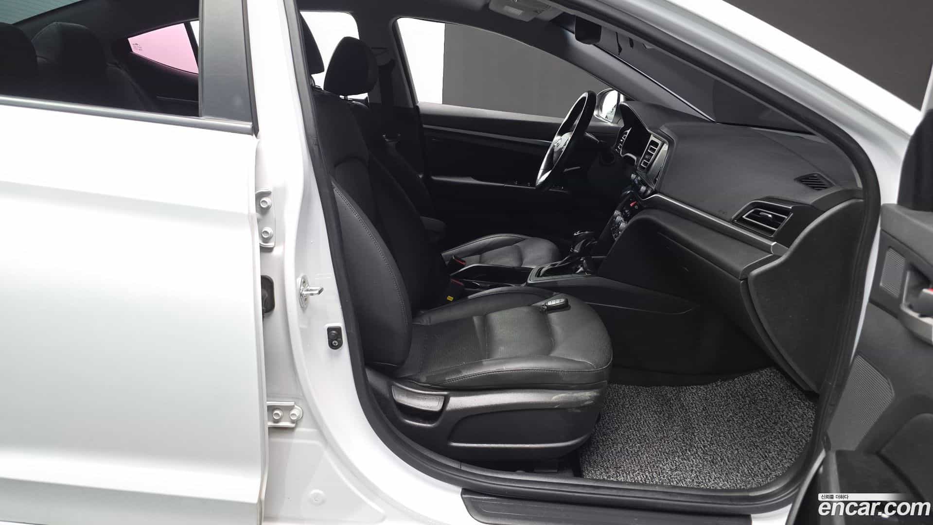 AVANTE Hyundai 2019.9-INNER-036