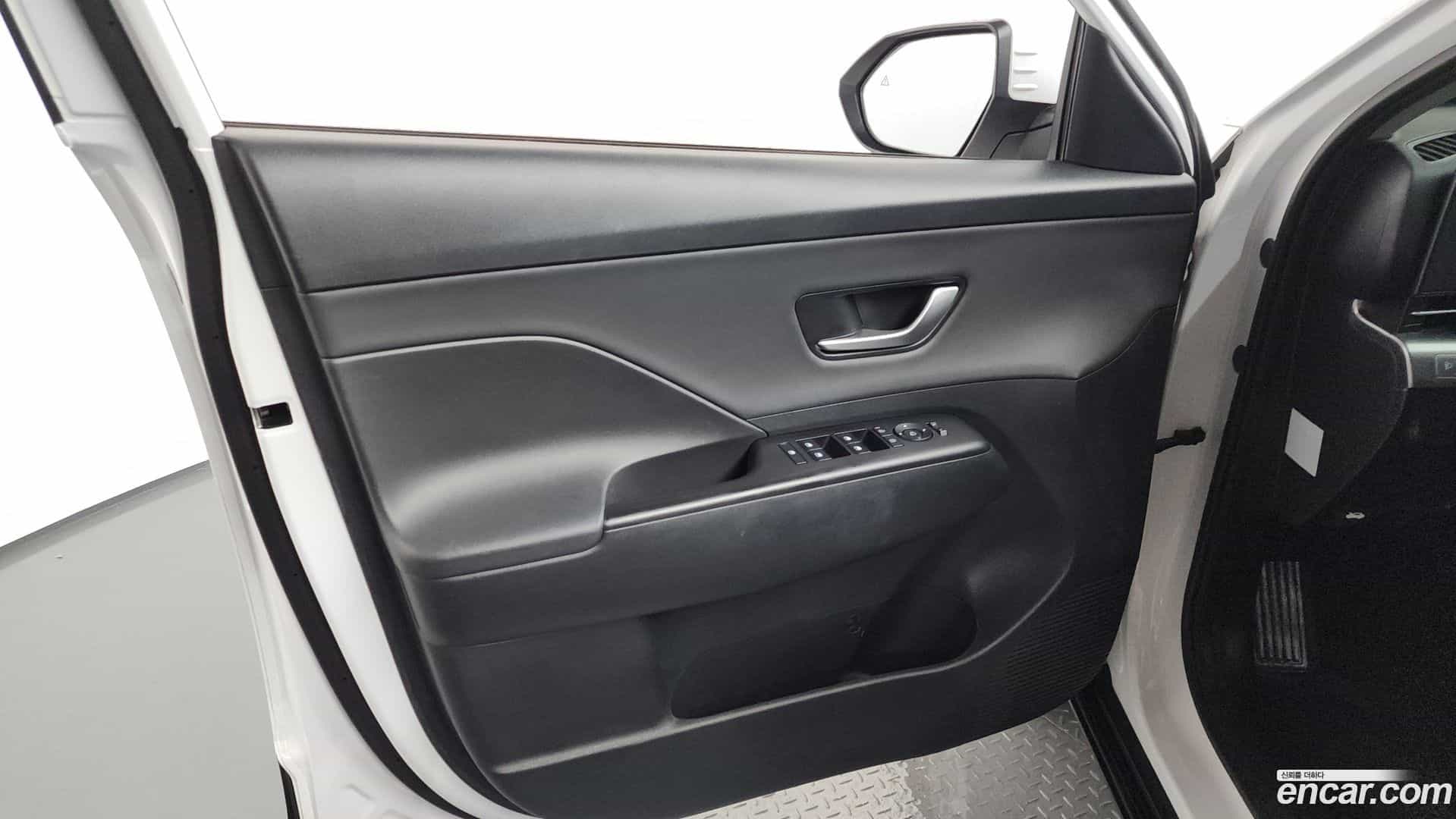 Kona Hyundai 2023.1-INNER-034