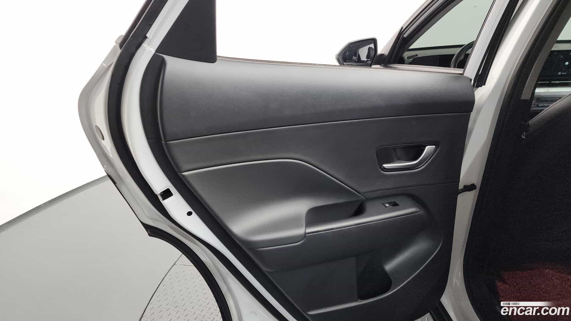 Kona Hyundai 2023.1-INNER-035