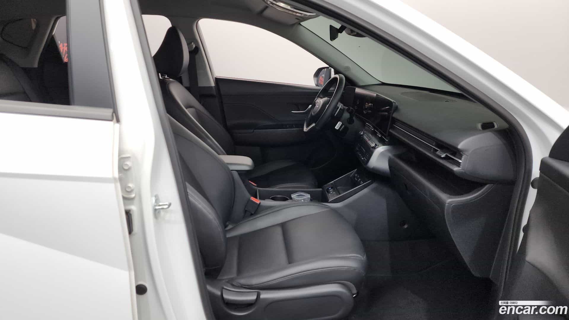 Kona Hyundai 2023.1-INNER-036