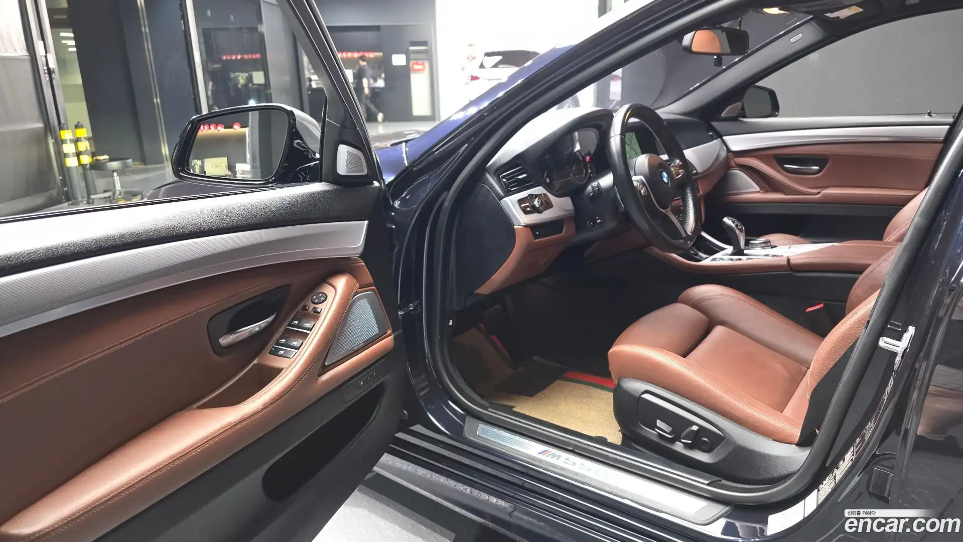 5-Series BMW 2015.2-INNER-010