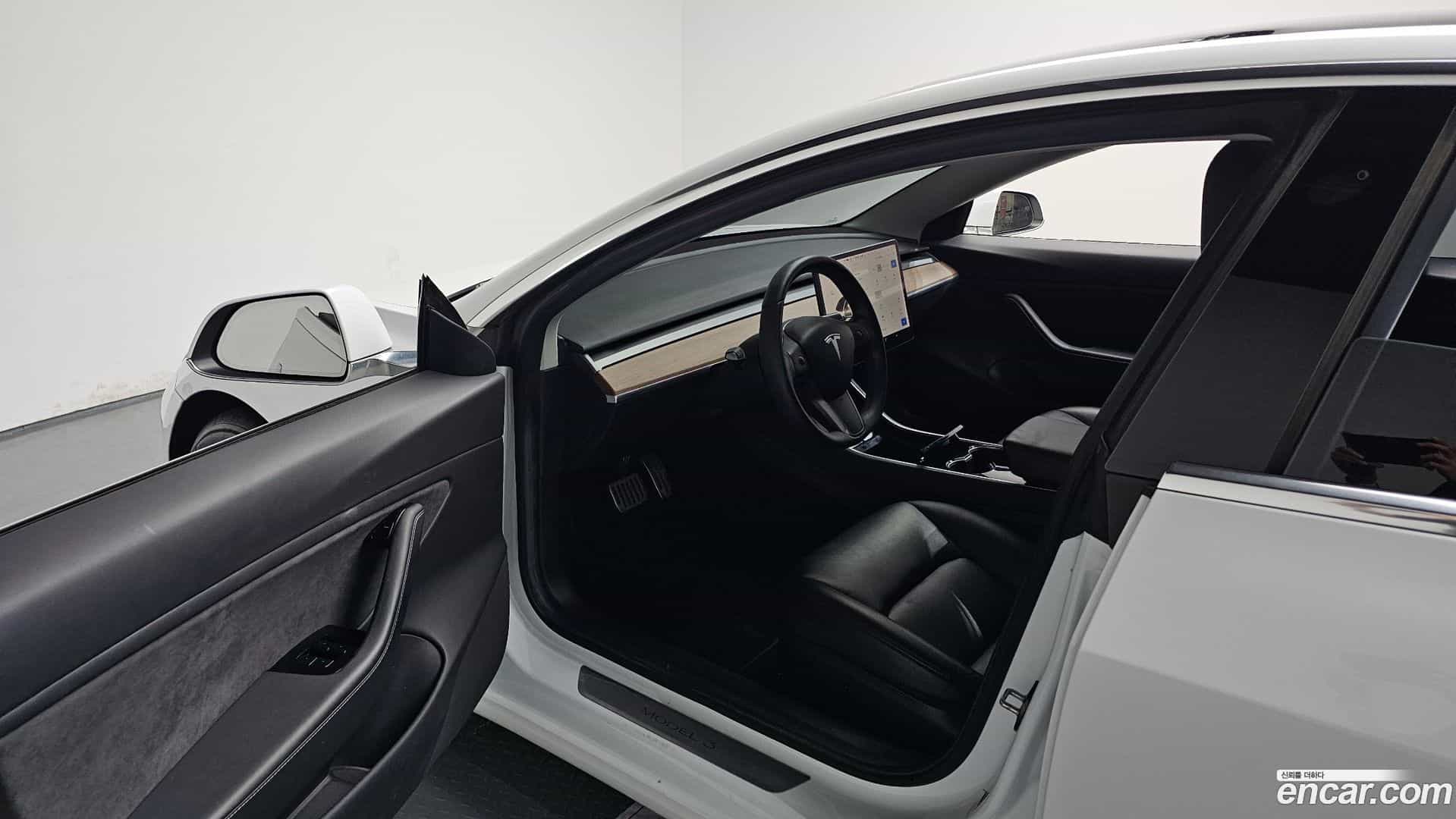 Model 3 Tesla 2019.10-INNER-010