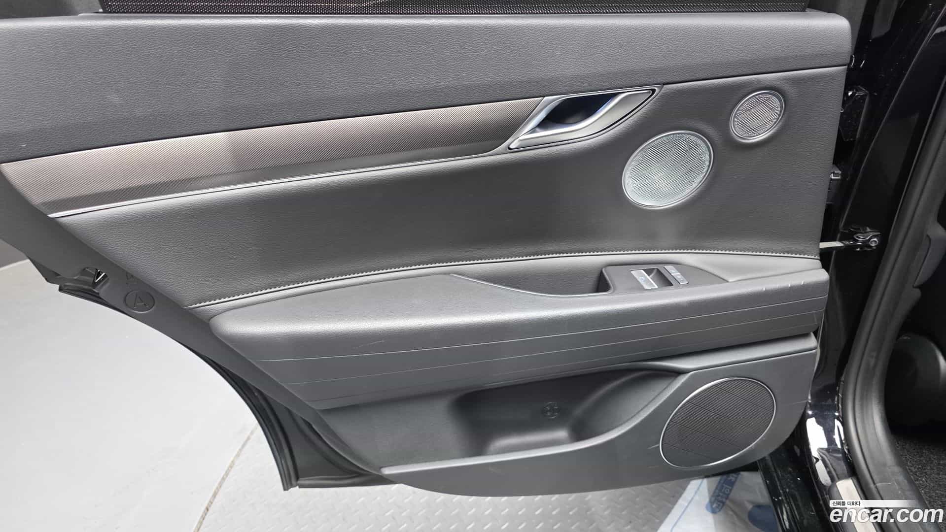 G80 Genesis 2022.2-INNER-035