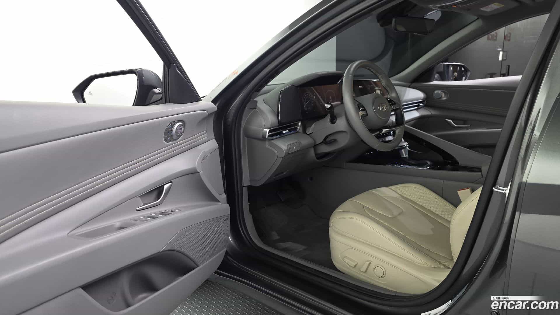 AVANTE Hyundai 2024.10-INNER-010