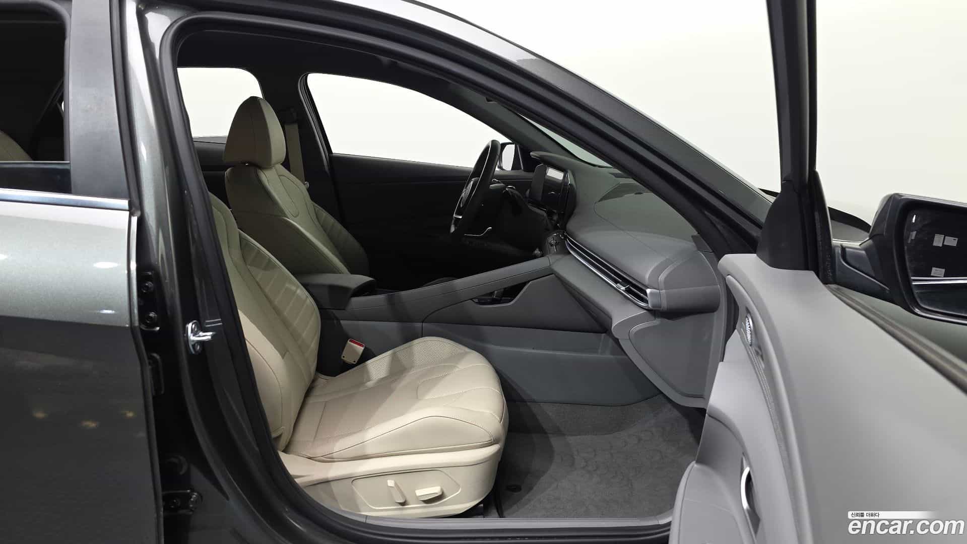 AVANTE Hyundai 2024.10-OPTION-015
