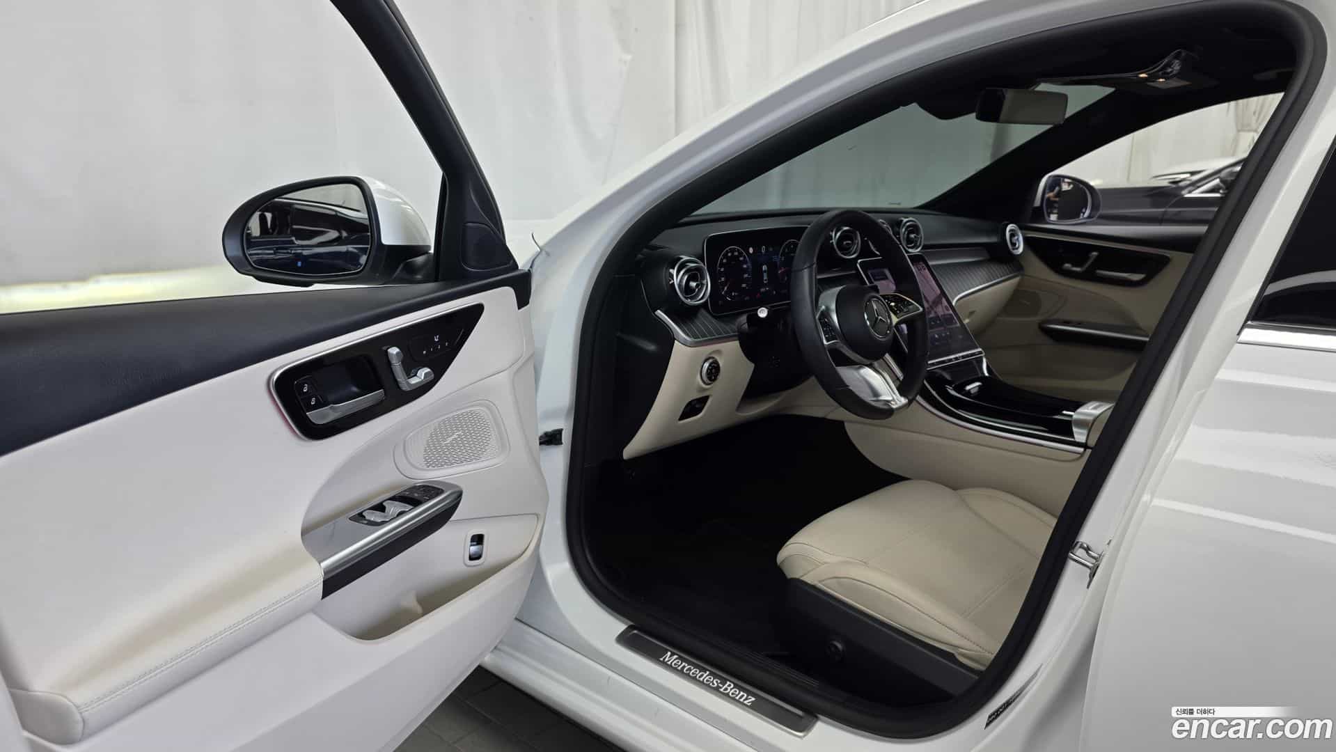 C-Class Mercedes-Benz 2023.7-INNER-010