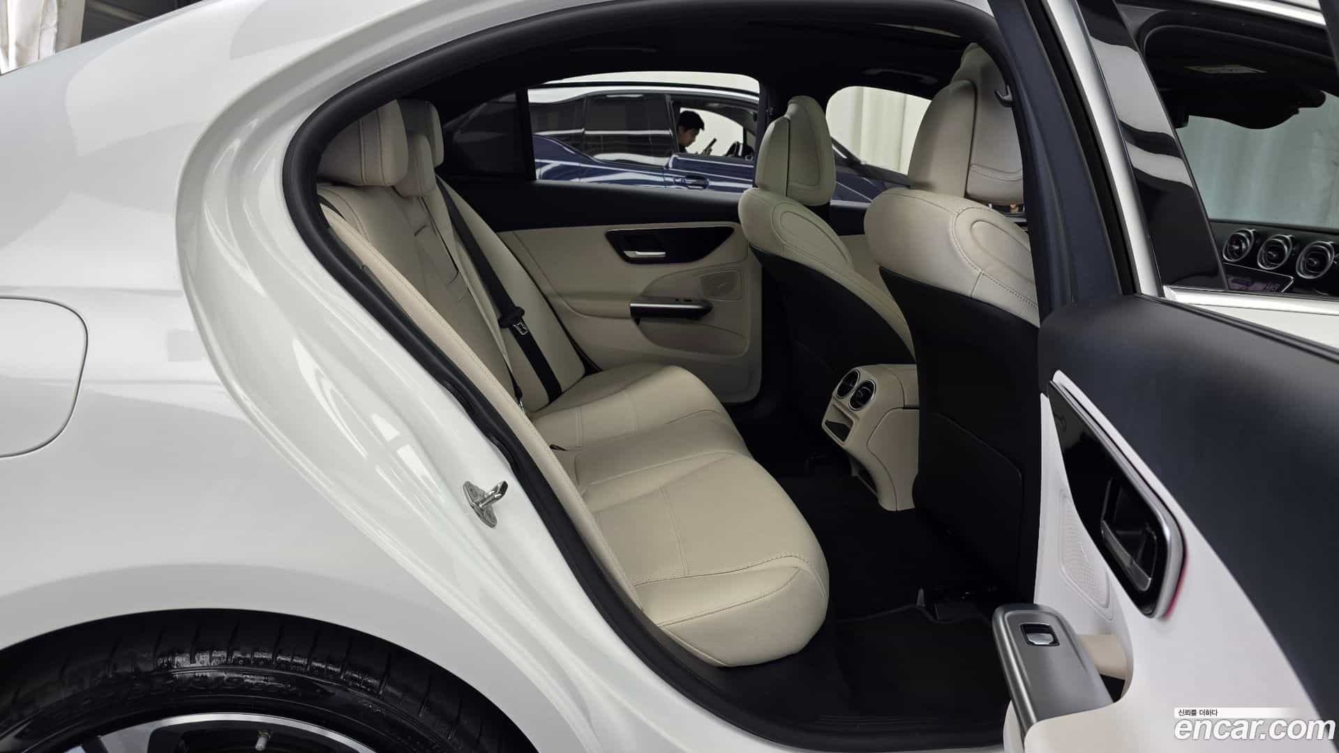C-Class Mercedes-Benz 2023.7-OPTION-016