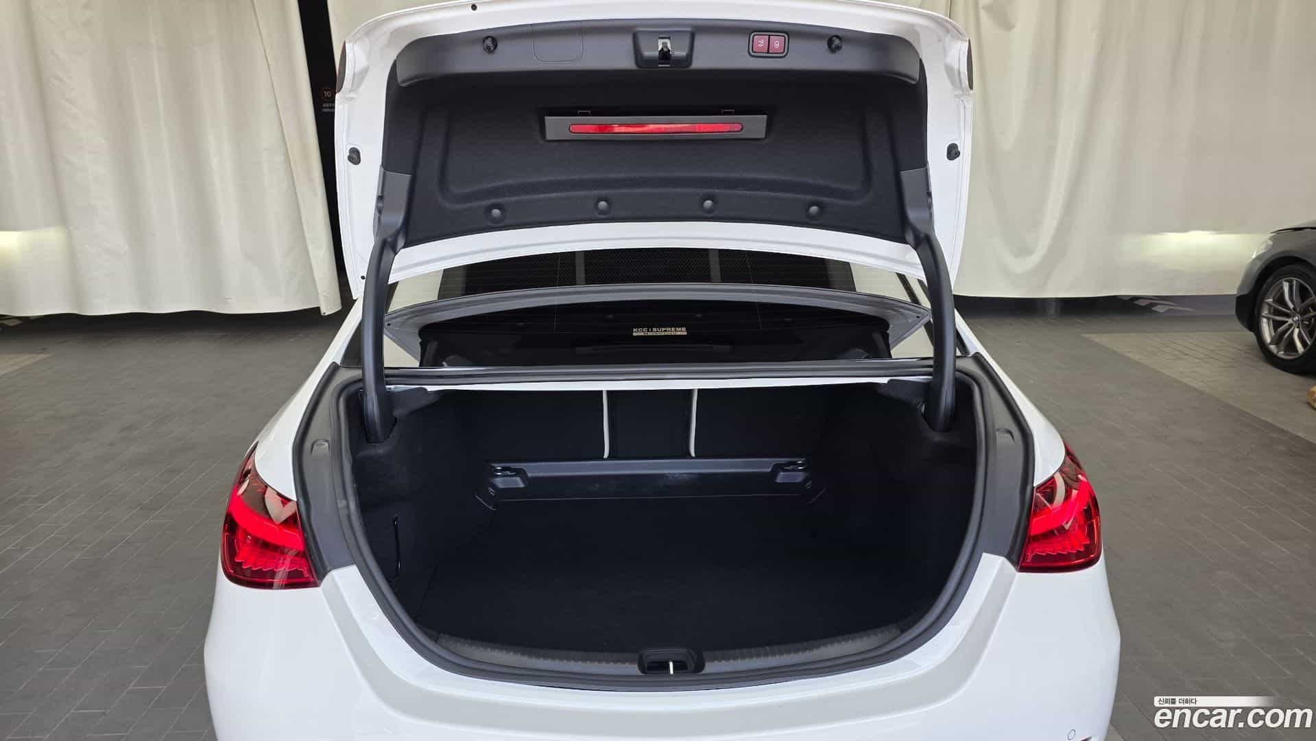 C-Class Mercedes-Benz 2023.7-OPTION-024
