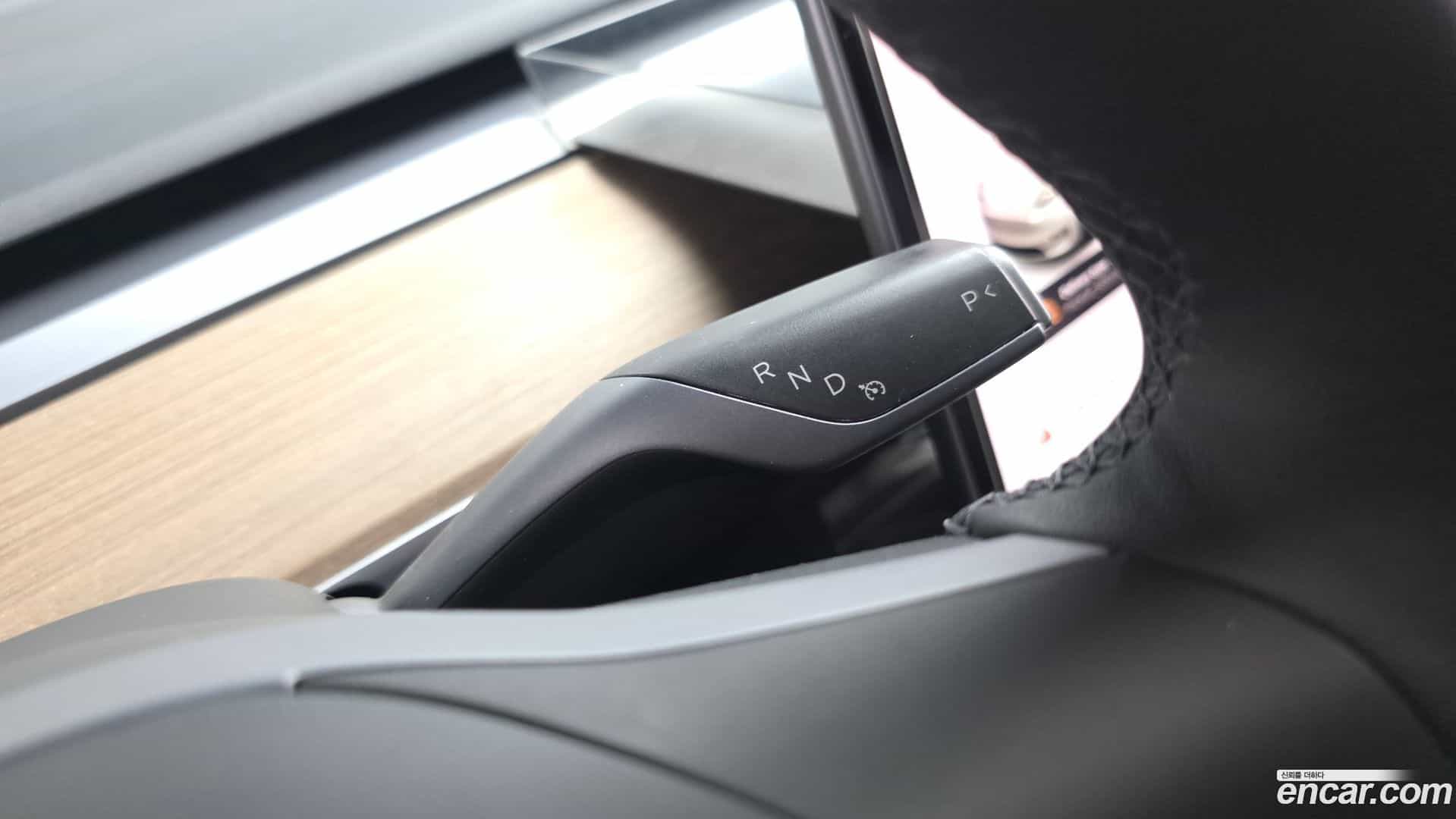 Model Y Tesla 2021.4-INNER-009