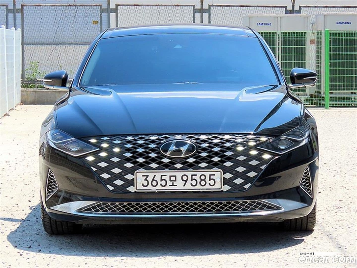 Main__Slider__Photo:Grandeur Hyundai 2020.5-0
