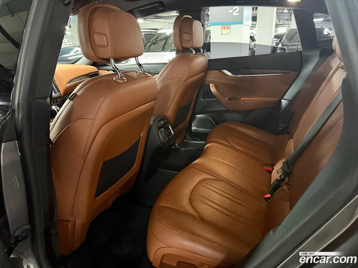 Levante Maserati 2016.10-INNER-010