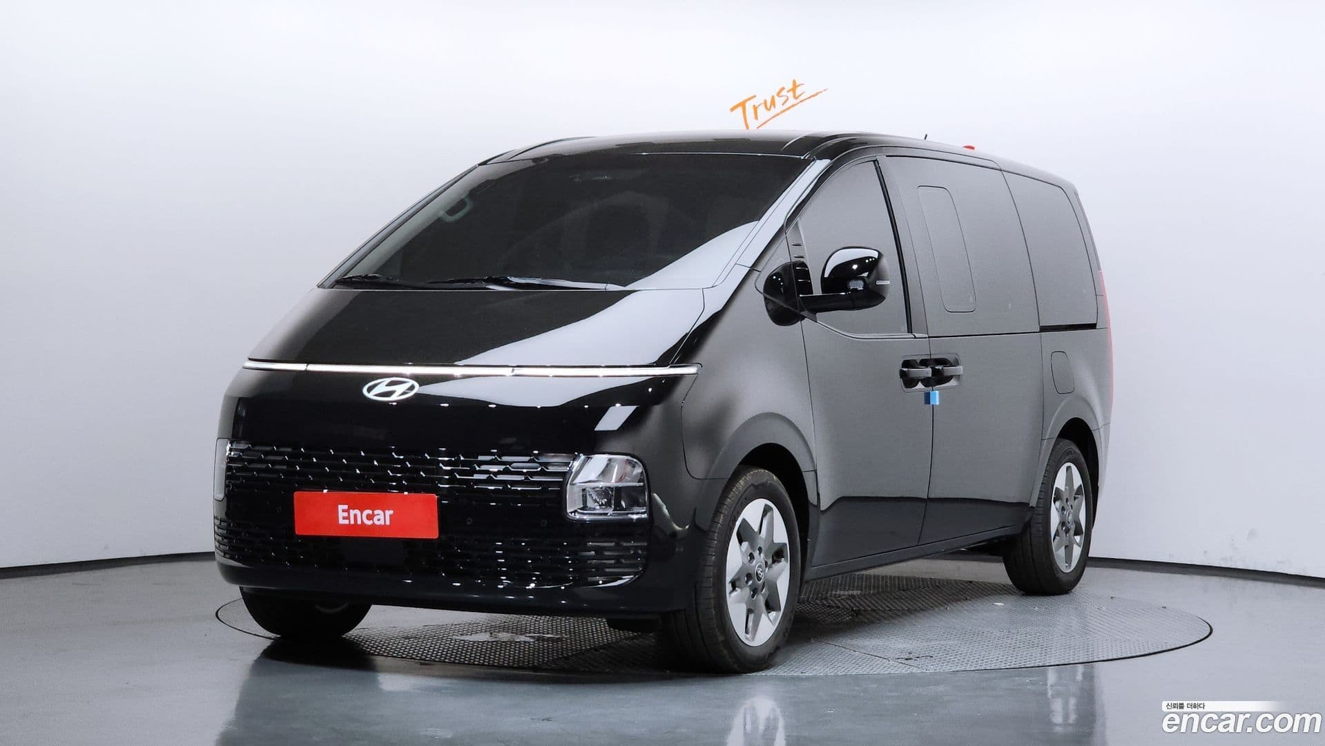 Main__Slider__Photo:Staria Hyundai 2025.10-0