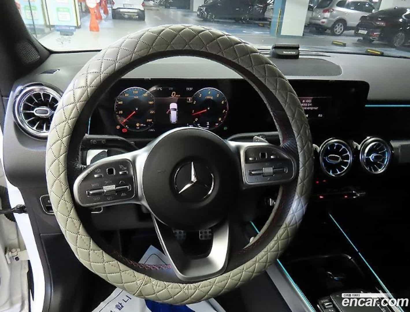 GLB-Class Mercedes-Benz 2021.3-INNER-008