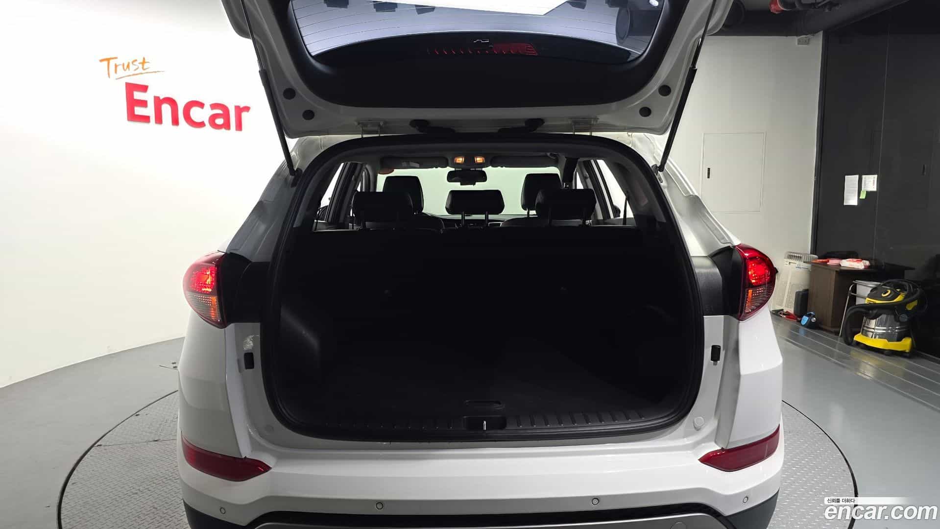 Tucson Hyundai 2017.3-OPTION-042