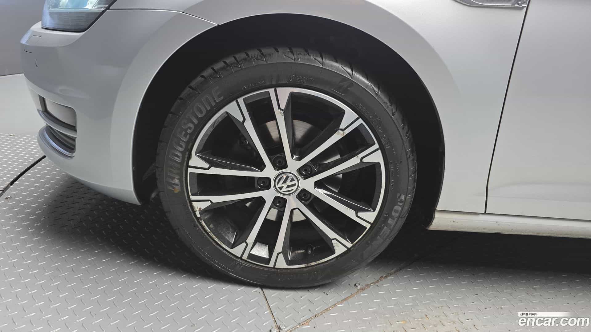 Golf Volkswagen 2016.4-OUTER-005