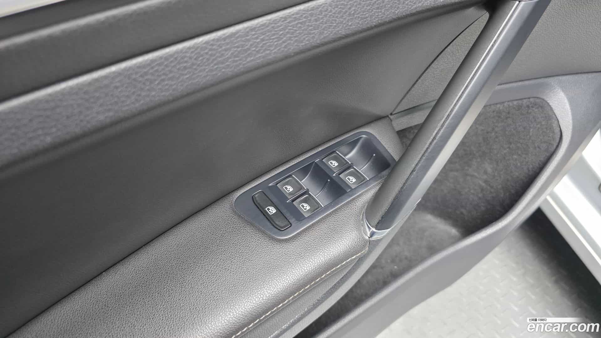 Golf Volkswagen 2016.4-OPTION-021