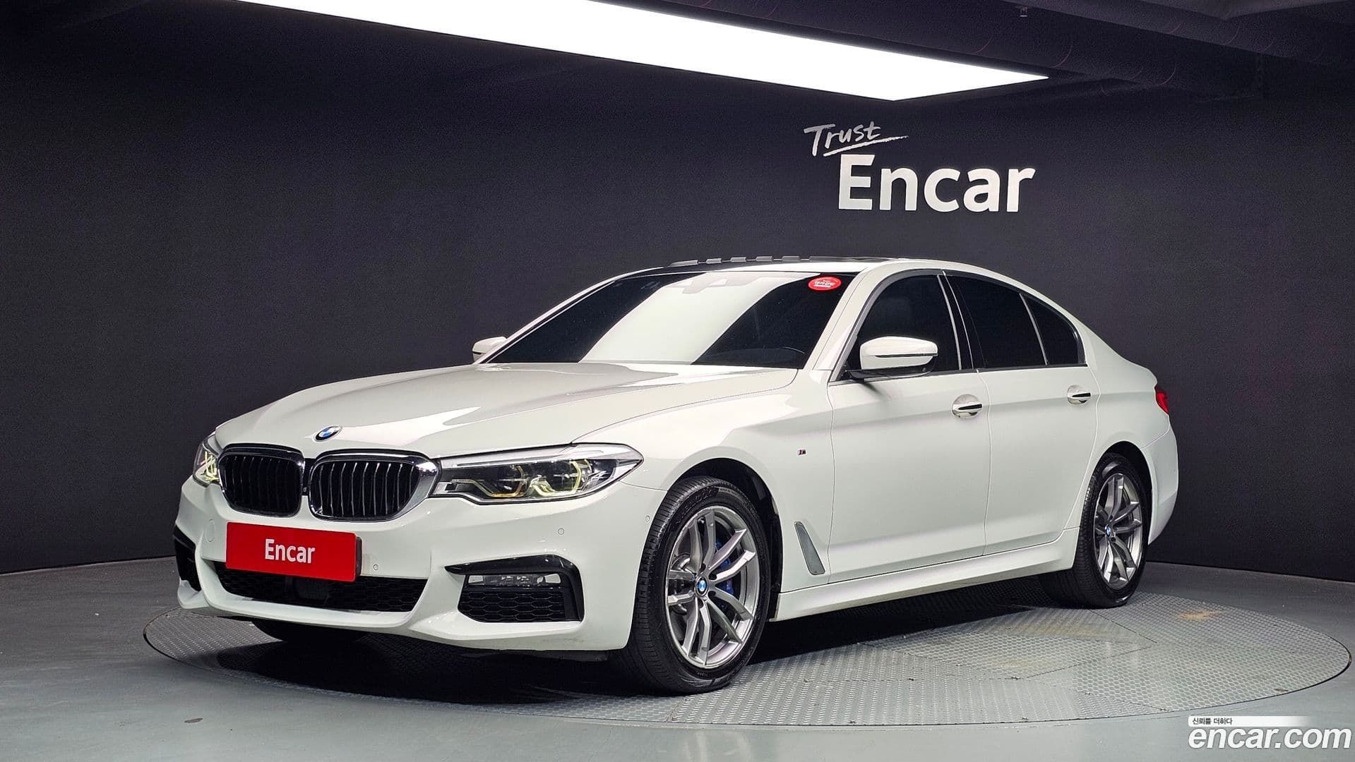 Main__Slider__Photo:5-Series BMW 2017.11-0